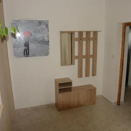 Nada Μεντουλίν