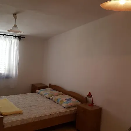 Nada Μεντουλίν